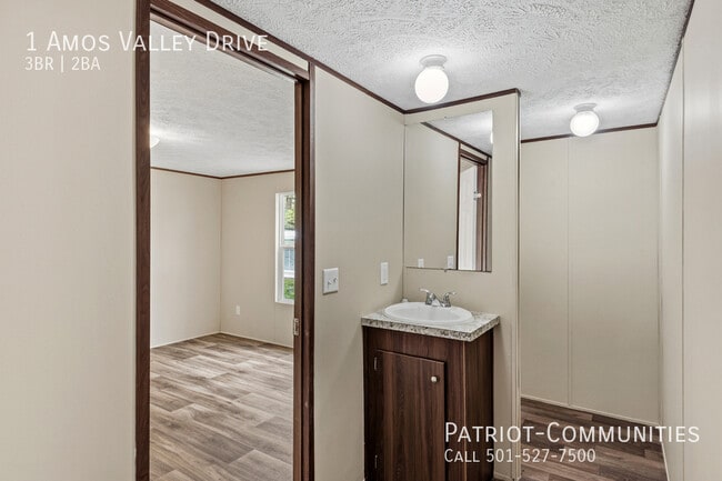 Building Photo - 1 Amos Valley Dr