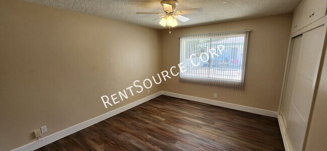 Building Photo - 708 Santa Barbara Dr W
