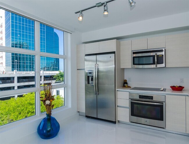 Building Photo - 4250 Biscayne Blvd