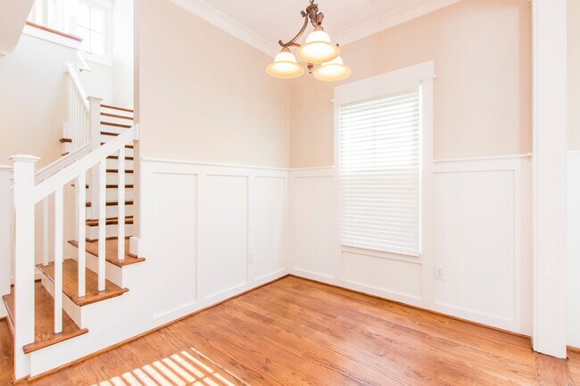 Building Photo - Introducing Your Dream Home in Norfolk: Elegant 3-Bedroom, 2.5-Bath Haven on 2 Floors