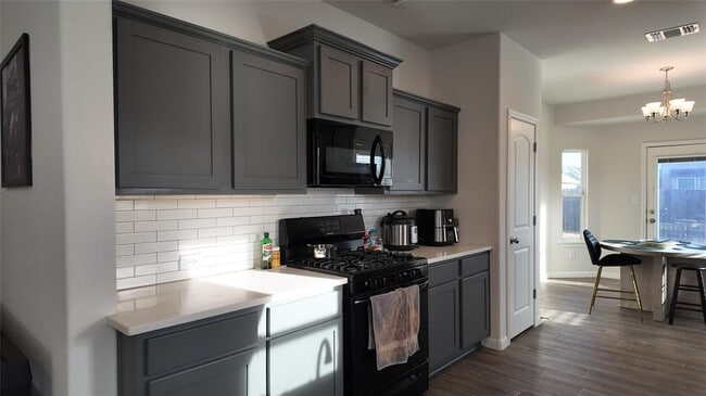 Building Photo - 5659 Sabbia Dr