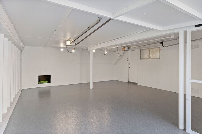 Building Photo - 450 Bolero Way