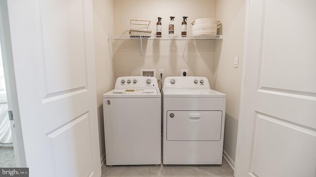 laundry - 1108 Meadowlark Dr