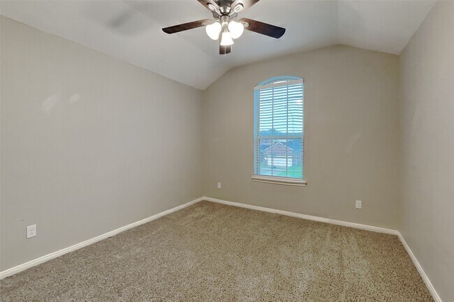 Building Photo - 22575 Valley Canyon