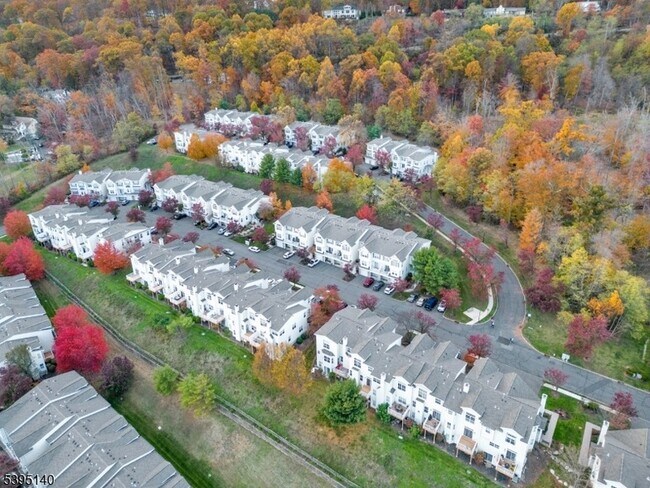 Building Photo - 105 Wallace Ct