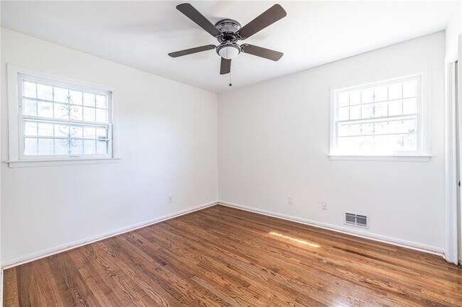 Building Photo - 2058 Green Forrest Dr