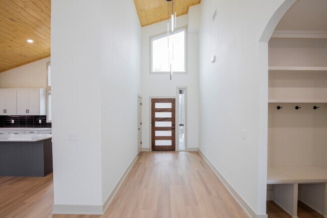 Building Photo - 4 Romine Pl