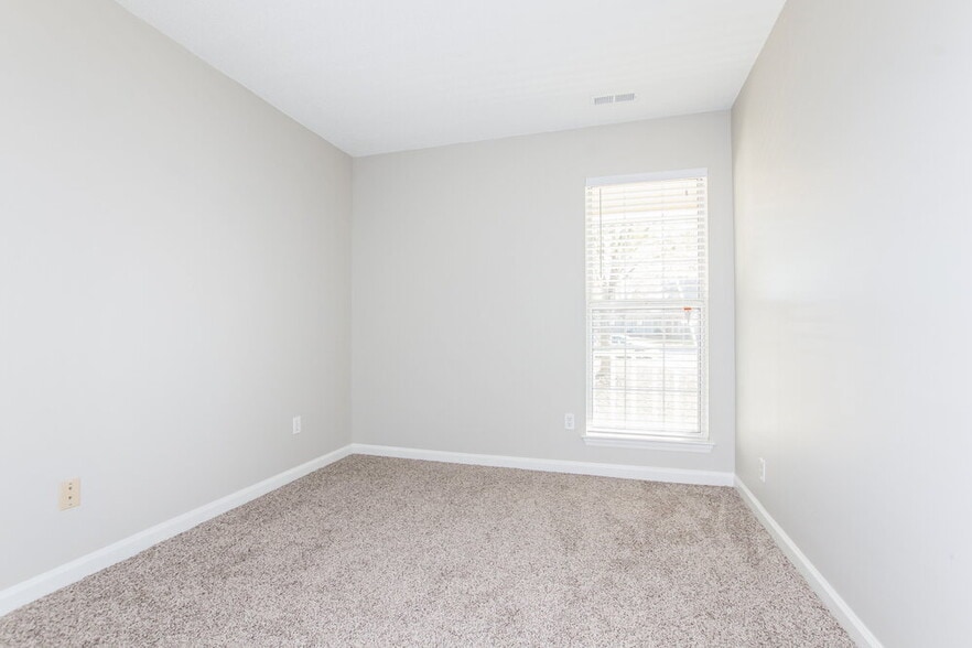 Building Photo - 10734 Spruce Mountain Rd