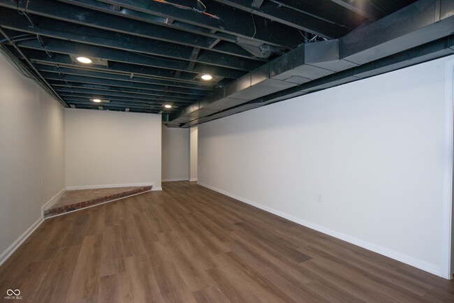 Building Photo - 6337 Cardinal Ln