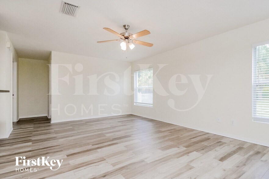 Building Photo - 17006 Falconridge Rd