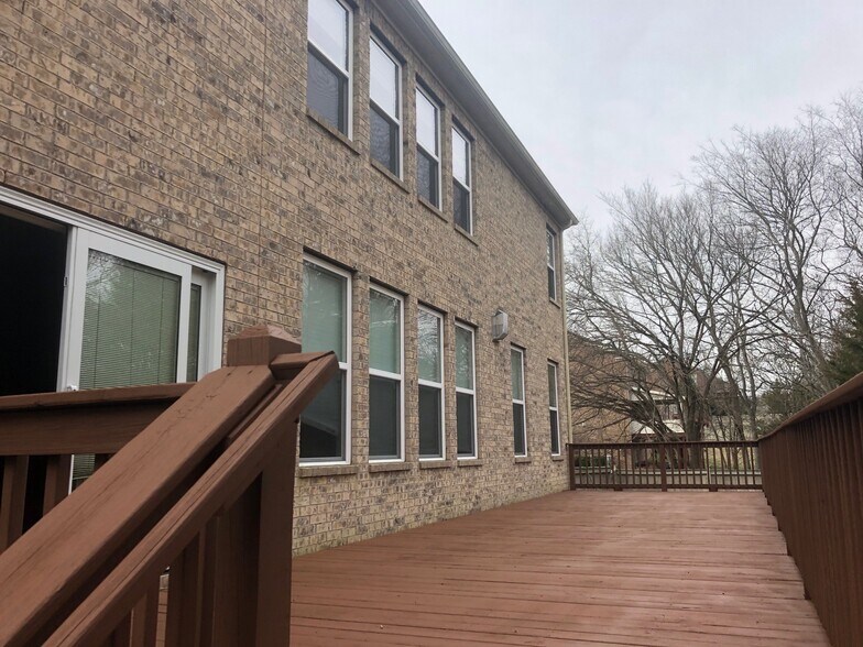 Deck - 93 Berry Hill Dr