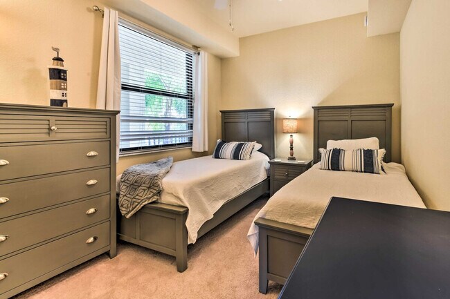 Building Photo - 7121 River Hammock Dr