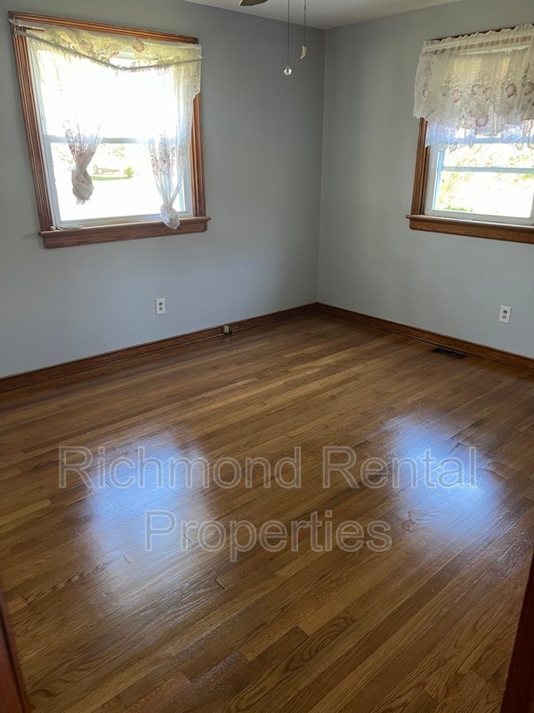 Building Photo - 9505 Nandina Dr
