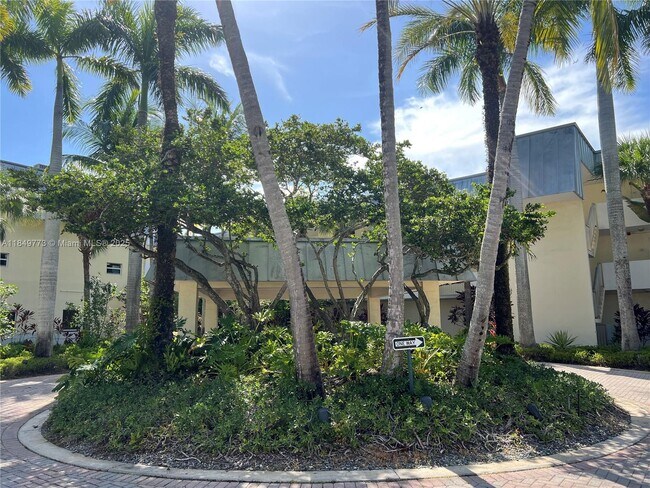 Primary Photo - 8950 SW 69th Ct