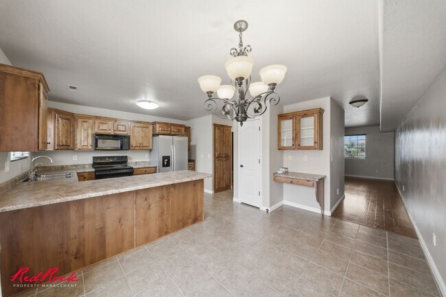 Building Photo - Convenient Living Close to Everything You Need