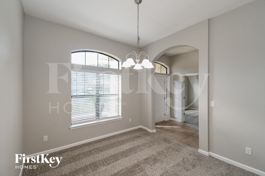 Building Photo - 13737 Devan Lee Dr N