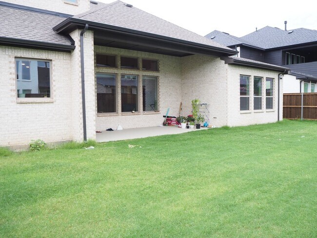 Building Photo - 4 Bed 4.5 Bath in Argyle