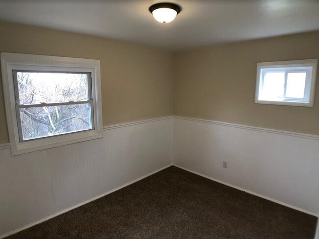 Building Photo - 349 Whittier Dr