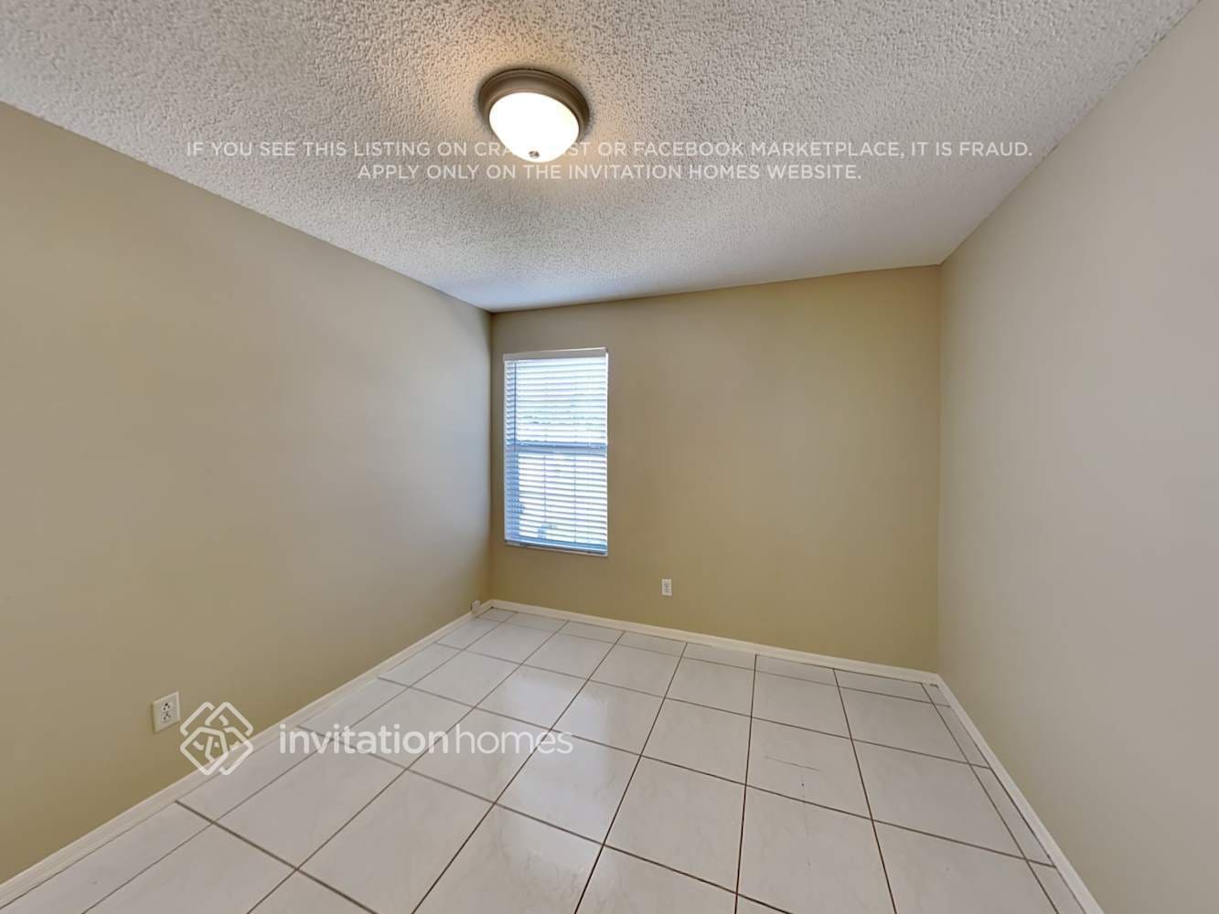 Building Photo - 609 Silver Birch Pl