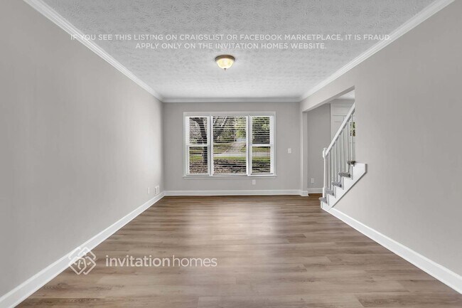 Building Photo - 1810 Collines Ave