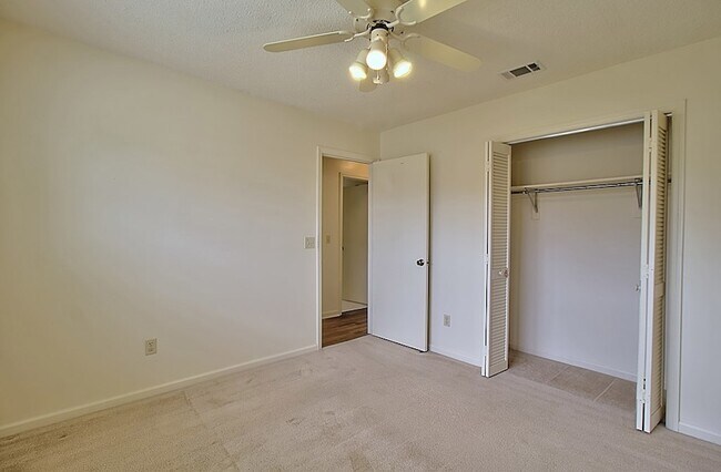 Building Photo - 784 Inwood Dr