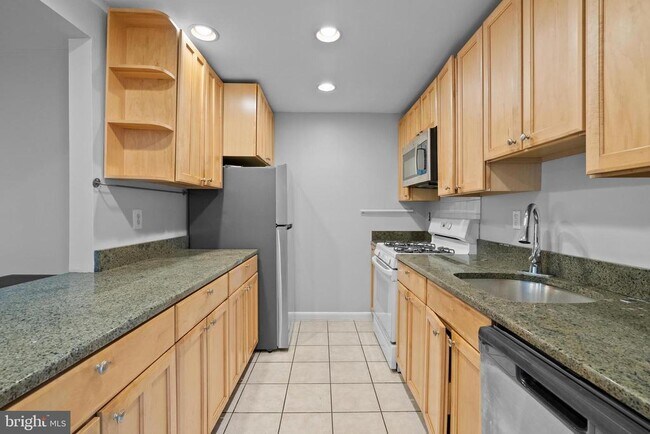 Building Photo - 538 Brummel Ct NW