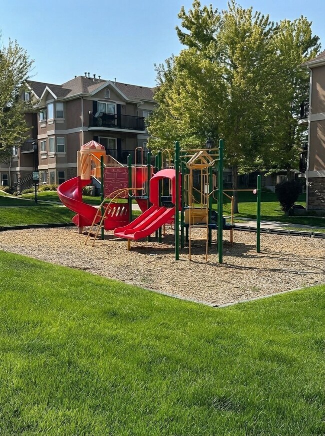 Building Photo - 3842 S Clare Dr