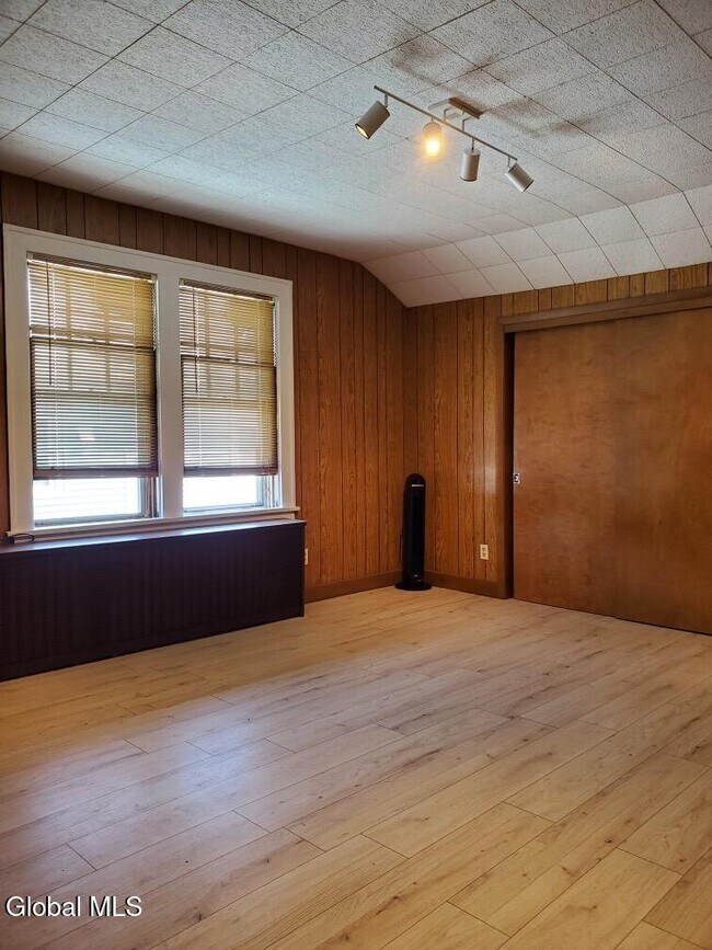 Building Photo - 1058 Washington Ave