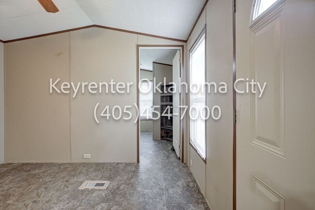 Building Photo - Spacious 2BD/1BTH Home In OakRidge Village In Spencer