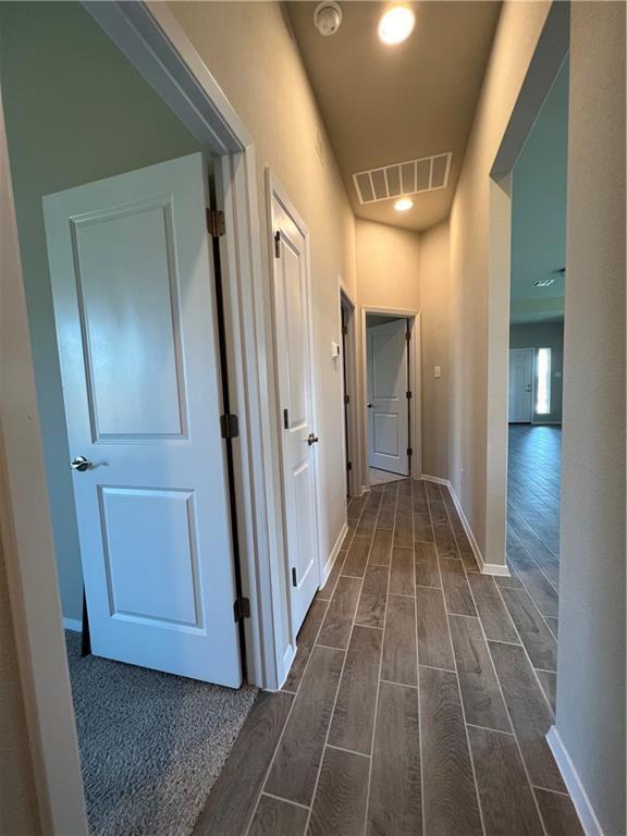 Building Photo - 208 Rollingwood Dr