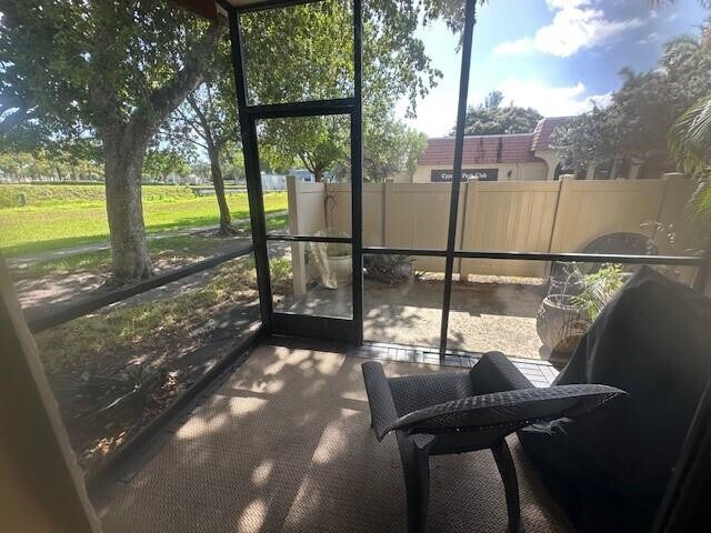 Building Photo - 134 S Cypress Rd