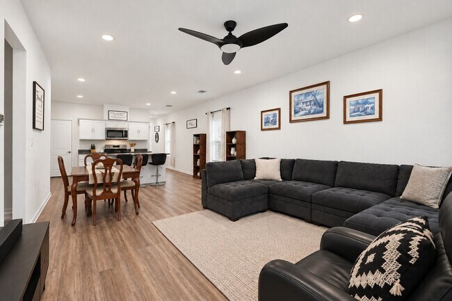 Building Photo - 5630 Vintage Oakmont Dr