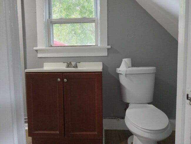 Building Photo - 718-720 E Grape St.