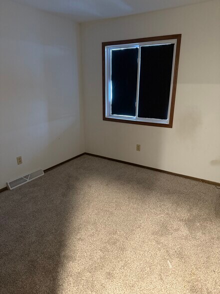 Building Photo - W170N11545 Armada Dr