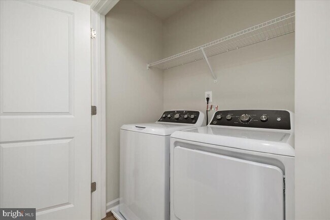 Building Photo - 210 Monteith Dr