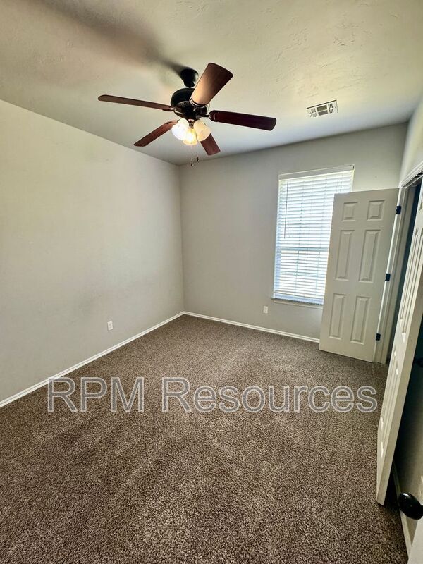Building Photo - 1818 Post Oak Rd