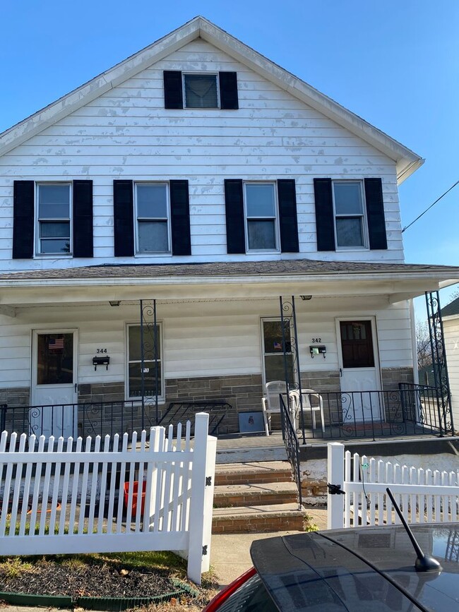 Building Photo - 342-344 N Fillmore Ave