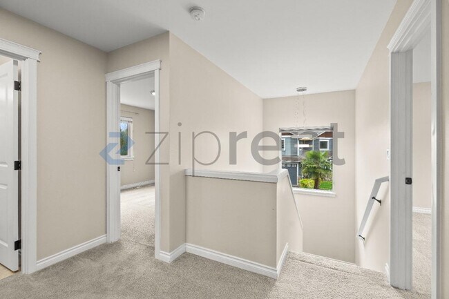 Building Photo - 7413 NE 200th St