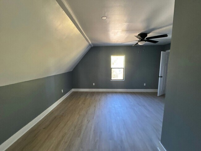 Building Photo - 1342 Edgemont Ave