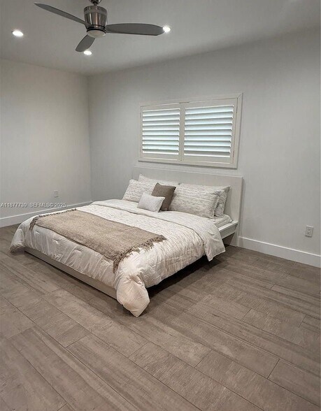 Building Photo - 3231 Salzedo St