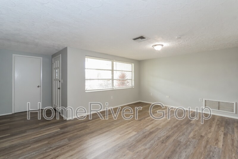 Building Photo - 9410 Cochise Ln