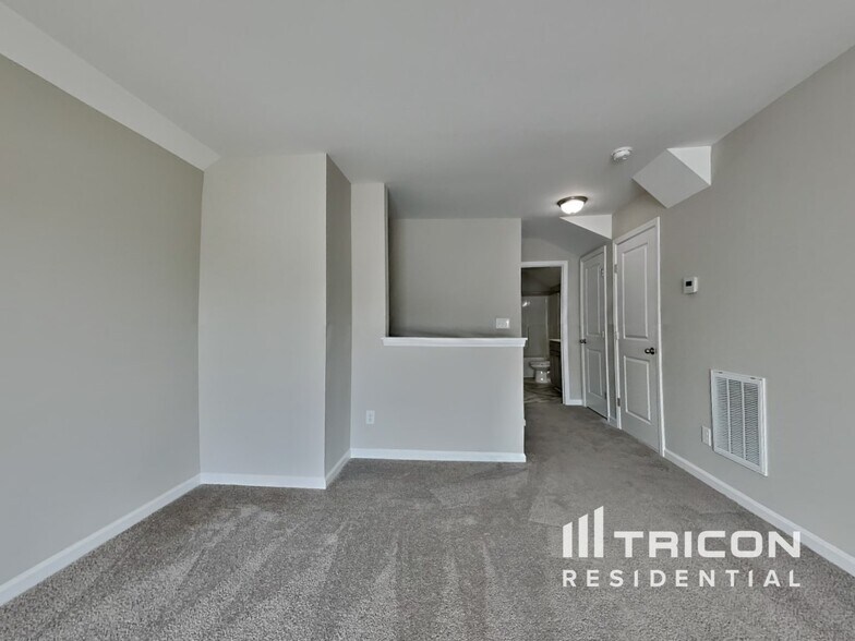 Building Photo - 65 Fish Whistle Ct