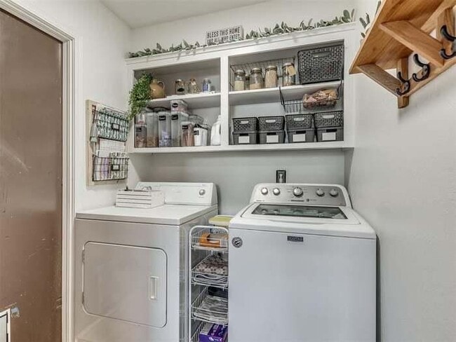 Building Photo - 1205 S Gemini Rd