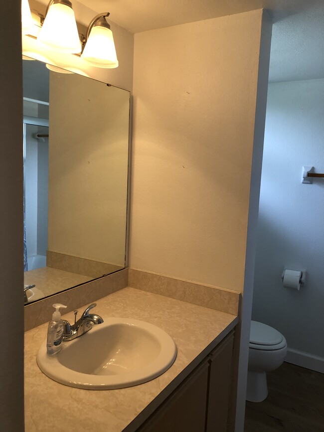 Building Photo - 19505 Quesada Ave