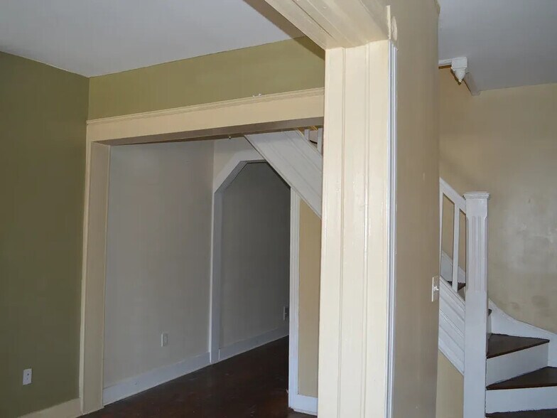 Building Photo - 1838 Rutland Ave