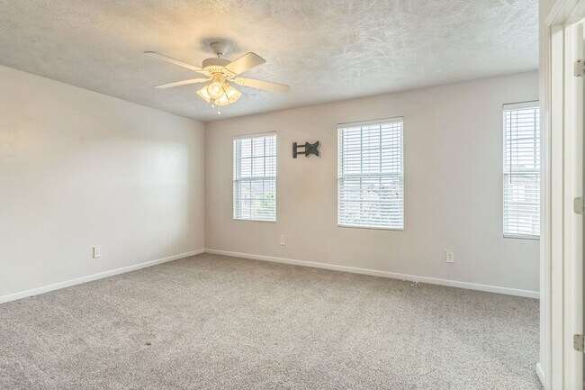Building Photo - Amazing Home In Creekside Station