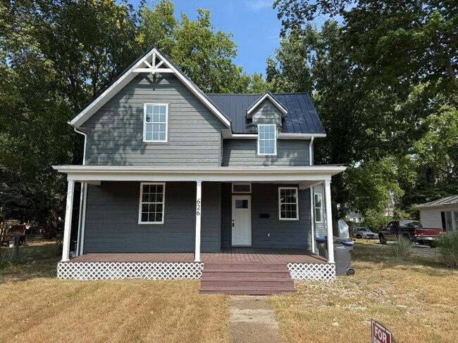 Building Photo - 626 Bower St