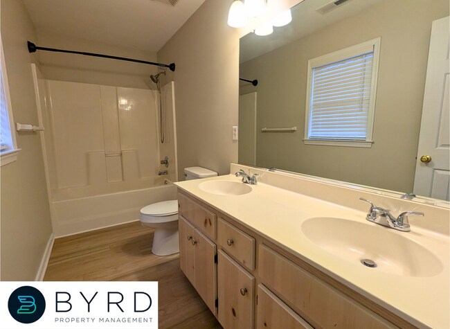 Building Photo - 14955 Featherchase Dr