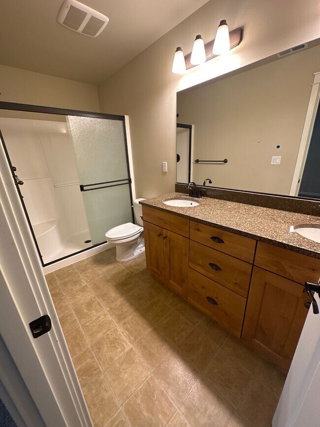 Building Photo - NE 3 Bdrm, 2.5 Bath 1450 sq ft House w/AC and Gas Heat,  All Appliances, Dbl Garage