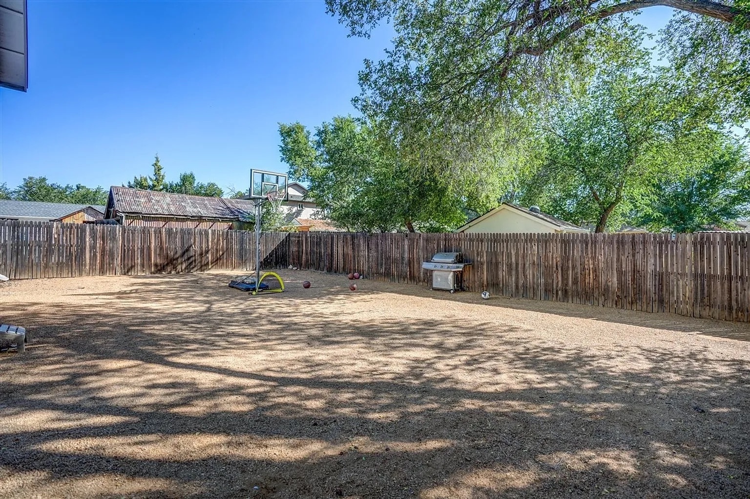 Building Photo - 555 Dameron Dr